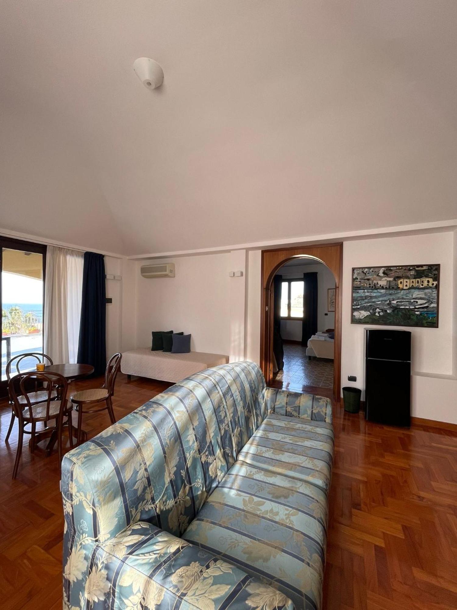 Hotel La Piazzetta Кастелламмаре-дель-Голфо Экстерьер фото