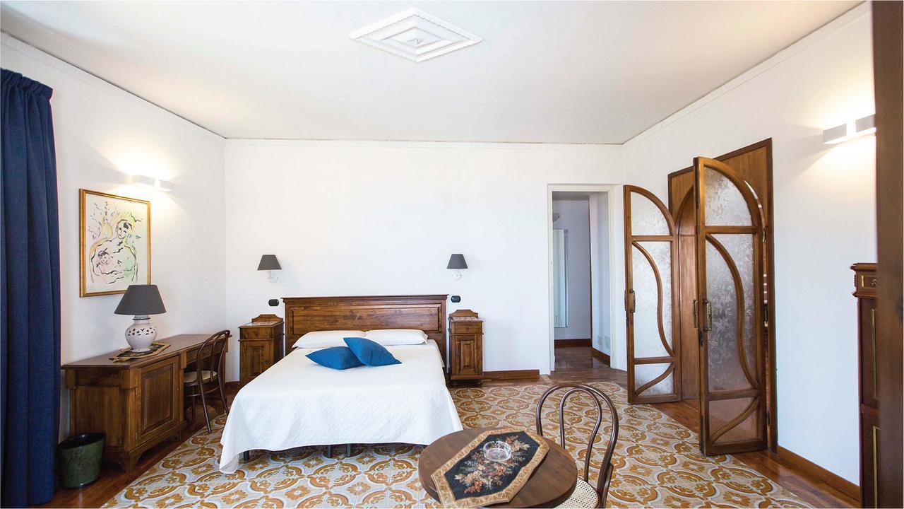 Hotel La Piazzetta Кастелламмаре-дель-Голфо Экстерьер фото
