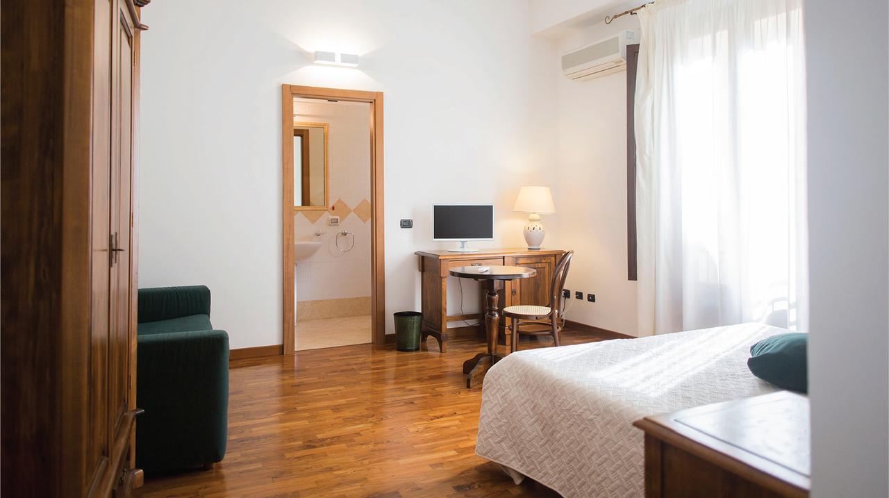 Hotel La Piazzetta Кастелламмаре-дель-Голфо Экстерьер фото